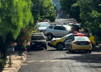 Norte Pioneiro: Homem ataca socorrista do SAMU com faca e é morto pela PM