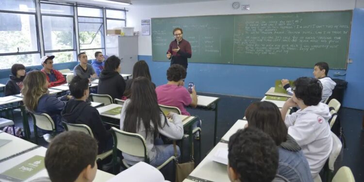 Valor leva em conta inflação e recursos destinados pelo Fundeb. (Foto: Wilson Dias/Agência Brasil)