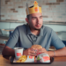 Jovem abandonado no Pico Paraná vira garoto propaganda do Burger King