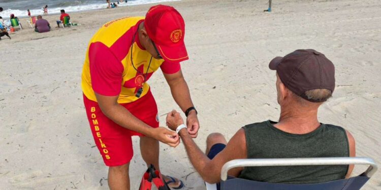Verão no litoral do Paraná exige atenção especial com idosos, alerta Corpo de Bombeiros