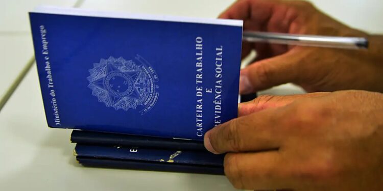 A declaração do imposto de renda em 2026 e 2027 deve ser preenchida com atenção (Foto: Marcello Casal Jr/Agência Brasil)