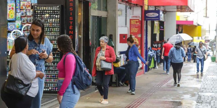 Estudo da Faciap estima impacto bilionário caso proposta de redução da jornada semanal e fim da escala 6×1 avance no Congresso Nacional (Foto: Roberto Dziura Jr/AEN)