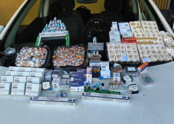 PRF apreende medicamentos emagrecedores ocultos em veículo na BR-153, em Ourinhos/SP