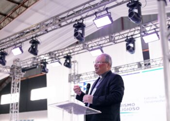 “O turismo religioso é a indústria da paz”, declara o reitor do Santuário de Fátima em Portugal no segundo dia do 8º Fórum Paranaense de Turismo Religioso