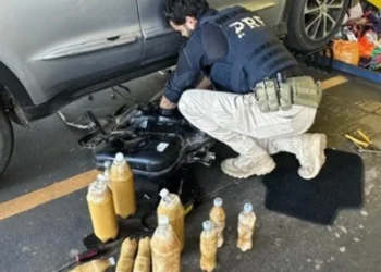 PRF apreende 18 kg de cocaína escondida em tanque de combustível na BR-153