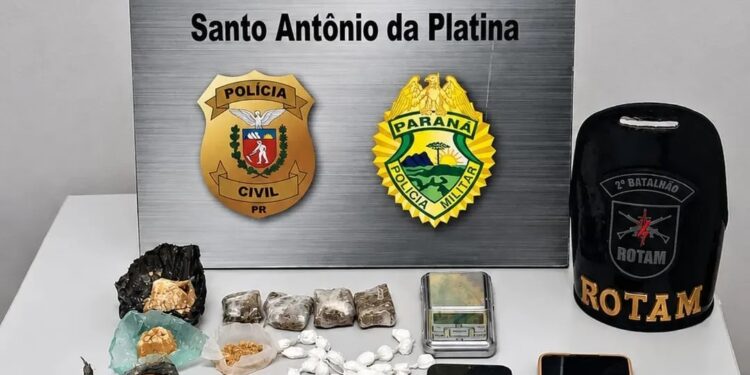 Operação policial em Santo Antônio da Platina resulta em prisões e apreensão de drogas