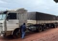 Jacarezinho: Polícia Militar recupera caminhão e carreta roubados na BR-153