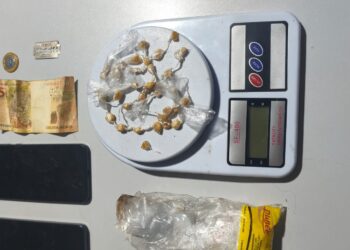 Operação da Polícia Militar resulta na apreensão de drogas em Jacarezinho