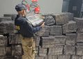 PRF flagra carreta do tráfico com mais de 2,3 toneladas de maconha no Paraná