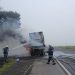 Incêndio em carreta mobiliza bombeiros na PR-092