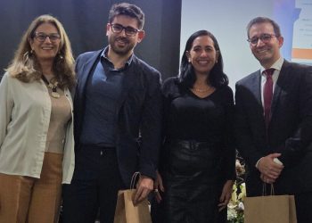 Colégio ELO realiza palestra sobre o tema “Impactos da Era Digital sobre nossos filhos”