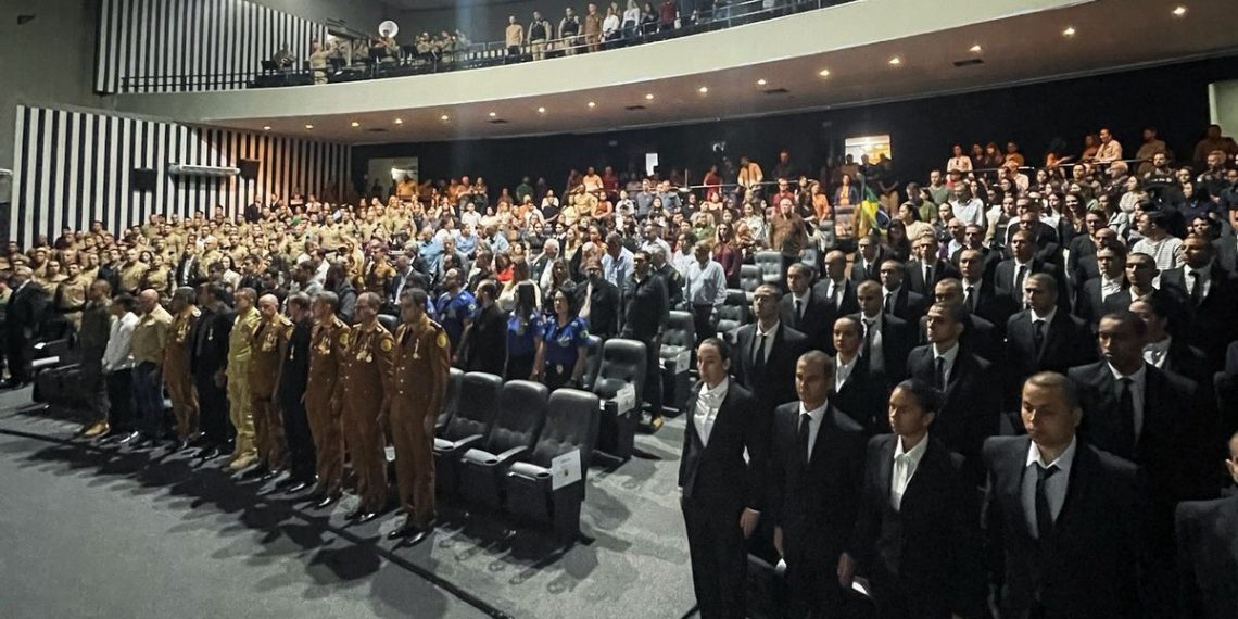 Polícia Militar do Paraná celebra 73 anos do 2º BPM em solenidade no Cine Iguaçu, em Jacarezinho/PR