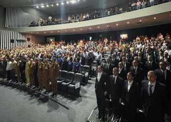 Polícia Militar do Paraná celebra 73 anos do 2º BPM em solenidade no Cine Iguaçu, em Jacarezinho/PR