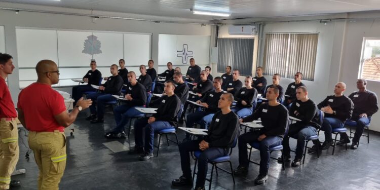 Alunos Soldados do Corpo de Bombeiros iniciam CFP 2026 em Santo Antônio da Platina