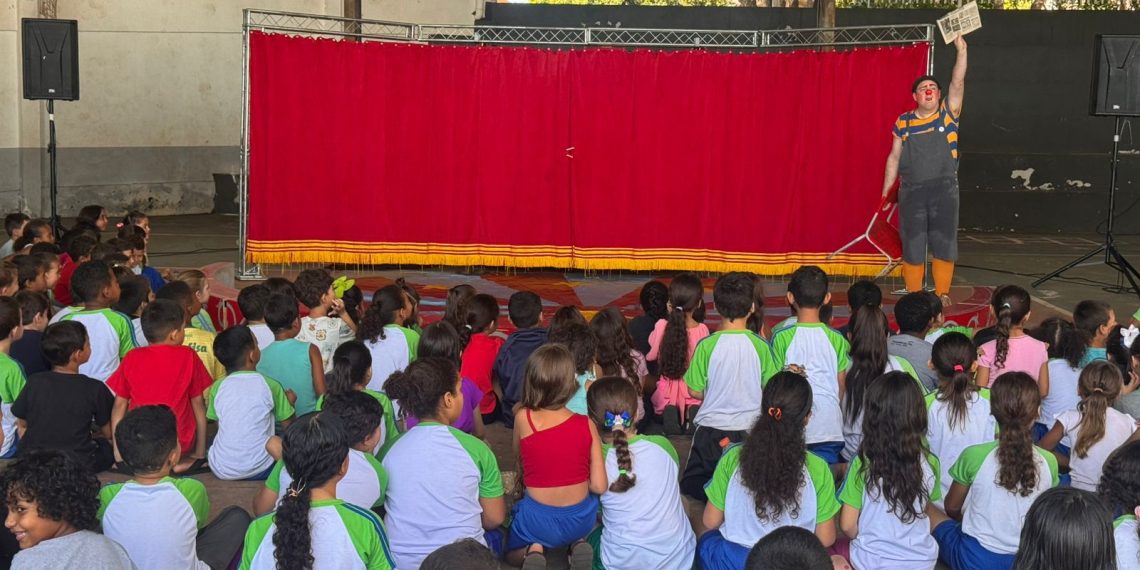 XXI EnCena chega às escolas municipais de Jacarezinho