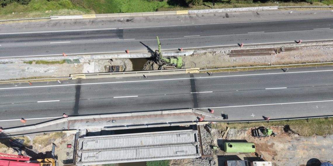 EPR Litoral Pioneiro realiza operações para içamento de vigas na BR-277