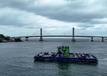 Ponte de Guaratuba aposenta ferry boat após mais de 60 anos de travessias