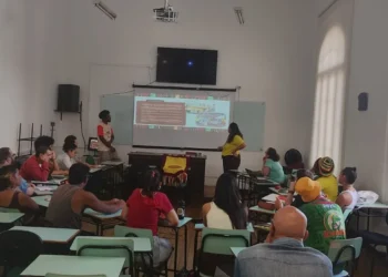 Jacarezinho leva maracatu e samba ao 1º Congresso Interdisciplinar da Cultura do Samba e do Carnaval, em Curitiba