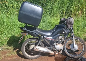 Acidente entre moto e caminhonete deixa homem ferido no Norte Pioneiro