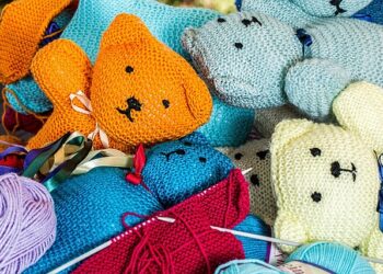 Feira Municipal de Artesanato movimenta Jacarezinho na véspera do Dia das Mães
