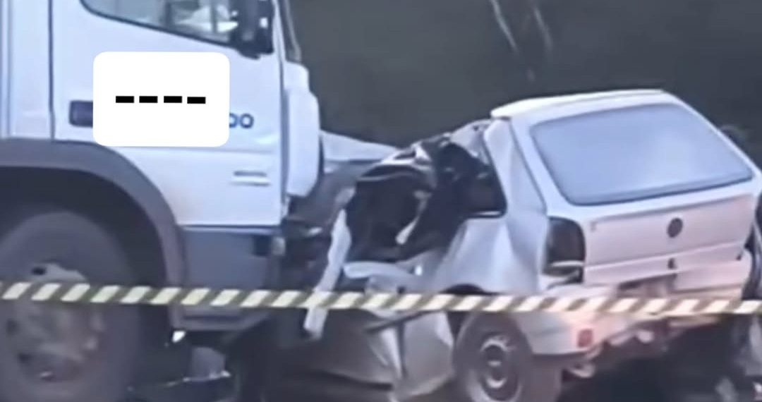 Acidente fatal: três mortos em choque entre carro e caminhão no Paraná