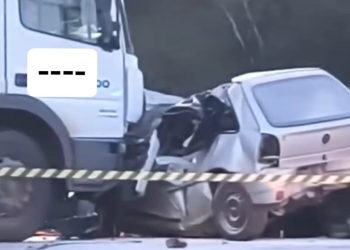 Acidente fatal: três mortos em choque entre carro e caminhão no Paraná