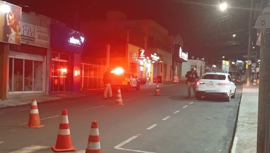 Norte Pioneiro: Polícia Militar realiza Operação Lei Seca em Siqueira Campos