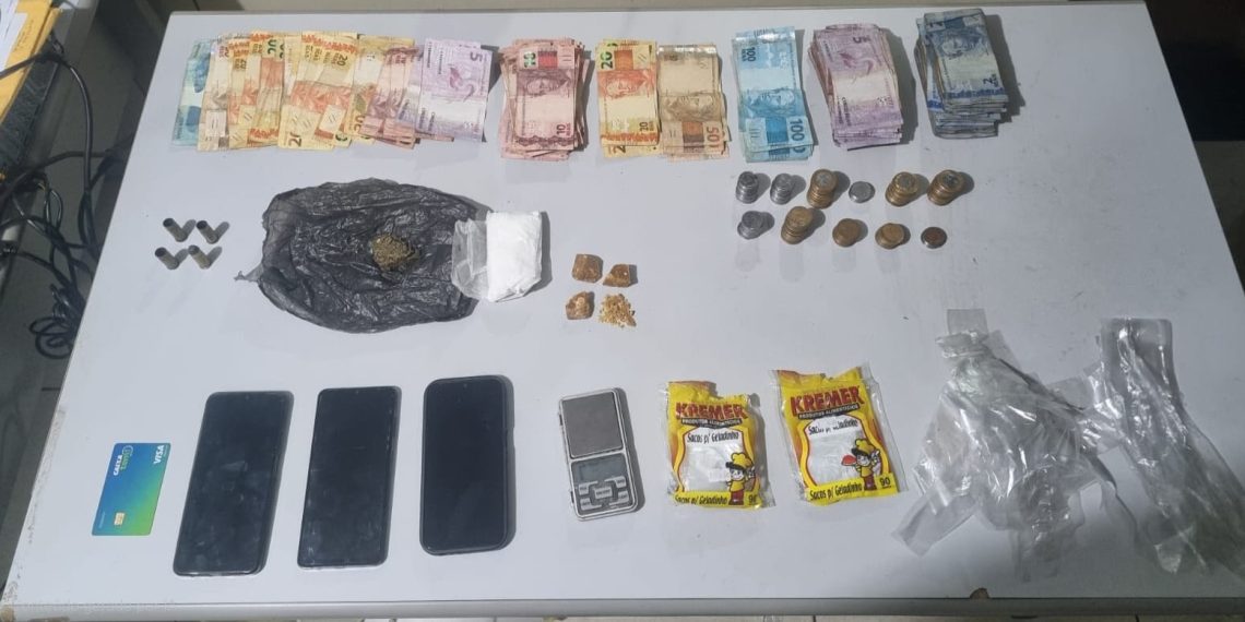 Operação Divisa resulta em apreensão de drogas, munições e dinheiro em Cambará