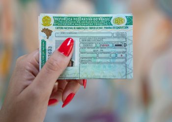 Paraná: Governador sanciona lei que reduz em 55% valor dos exames de obtenção e renovação da CNH
