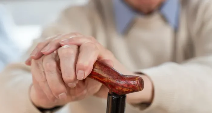 A investigação foi conduzida por pesquisadores da UFSCar e da University College London e envolveu dados de 1.582 homens e 1.626 mulheres com 60 anos ou mais