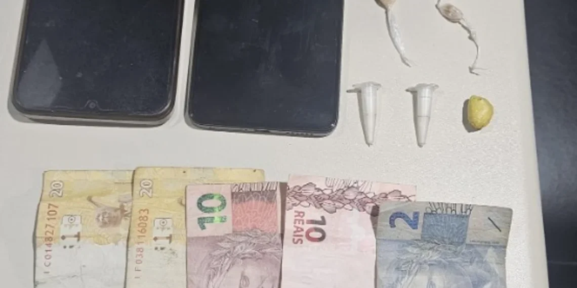Polícia Militar apreende menores em posse de drogas em Jacarezinho