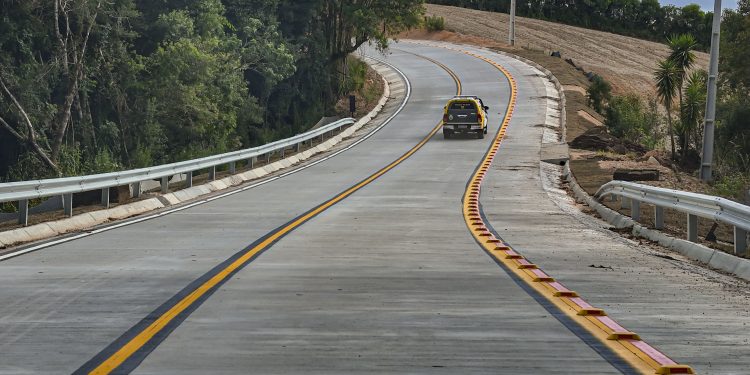Paraná chega a quase mil quilômetros de rodovias e novas estradas em concreto
Foto: Roberta Dziura Jr/AEN