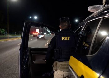 Paraná: PRF e PM impedem roubo a ônibus interestadual
