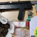Norte Pioneiro: Polícia Militar apreende arma carregada e drogas durante diligências em Santo Antônio da Platina