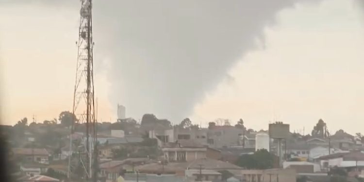 Formação de nuvem funil registrada no Paraná “Assista o vídeo”