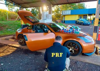 Nissan apreendido com carga irregular no Paraná