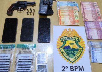 Polícia Militar apreende arma de fogo, munições e drogas em Santo Antônio da Platina