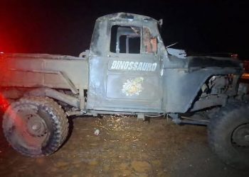 Dois veículos colidem na PR-160 e deixam casal ferido em Cornélio Procópio