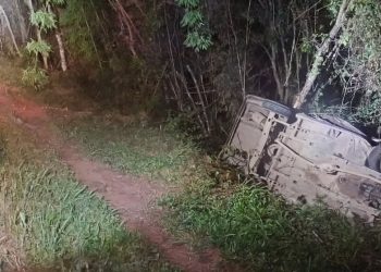 Paraná:  Colisão entre Ranger e Del Rey deixa duas pessoas feridas na BR-373