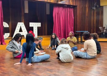 Teatro gratuito abre novas turmas em Jacarezinho
