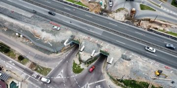 EPR Litoral Pioneiro realiza operação para içamento de vigas no viaduto sobre a avenida do Trabalhador, na BR-277