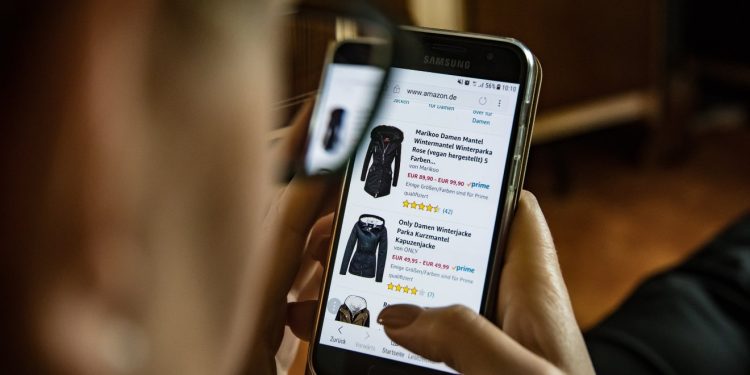 Compras internacionais de produtos de baixo valor cresceram 85% em apenas dois meses após o fim da chamada “taxa das blusinhas”, em maio de 2026, segundo a Receita Federal. (Foto: Reprodução/Pixabay)