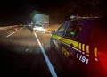 Colisão entre carro e carreta deixa uma mulher morta e homem gravemente ferido na BR-369