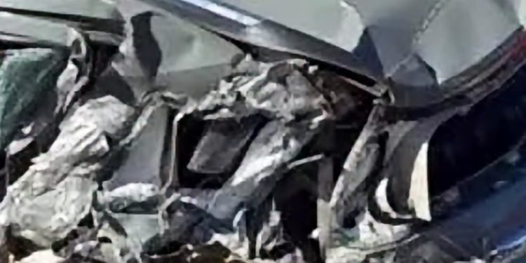 Paraná: Acidente com seis veículos deixa viatura da Polícia Penal destruída na BR-277