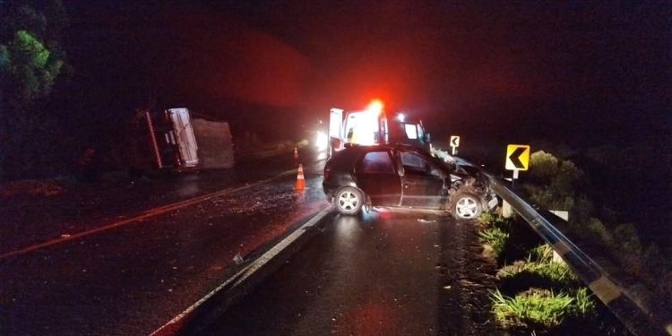 Colisão frontal na BR-153 deixa motorista morto no Paraná