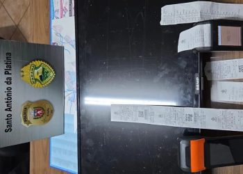 Polícia Civil e PM encontram máquinas de jogo de azar e jogo do bicho em bar em Santo Antônio da Platina