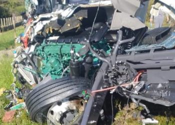 Paraná: Grave acidente entre dois caminhões deixa uma pessoa morta na BR-476