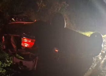 Paraná: Capotamento deixa duas pessoas feridas durante a noite na PR-239