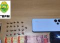 Polícia Militar realiza a prisão de indivíduos por tráfico de drogas e apreensão de entorpecentes em Santo Antônio da Platina