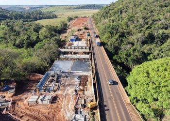 EPR Litoral Pioneiro realiza operação para içamento de vigas na ponte sobre o Rio Ubá